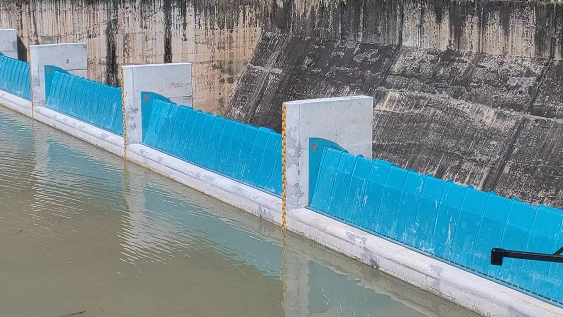 泰國(guó)Phuket合頁閘工程